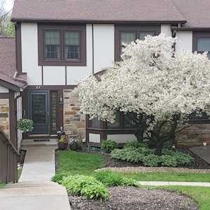 27 White Oak Circle St. Charles, IL 60174