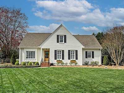 6122 Sharon Acres Rd Charlotte, NC 28210