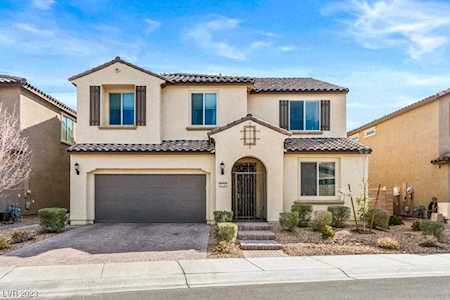 8236 Serpentine Sands St Las Vegas, NV 89166