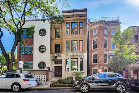 145 W Burton Place #2 Chicago, IL 60610