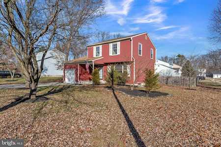 8 Bromley Dr Sicklerville, NJ 08081