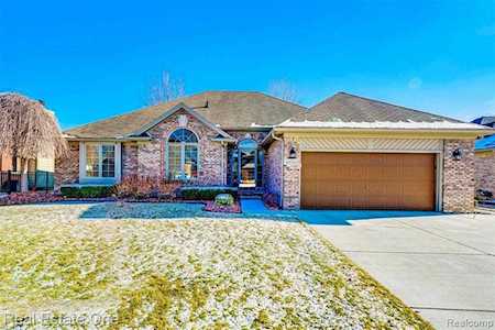 48720 Boardwalk Macomb, MI 48044