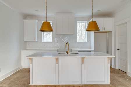 2037 Maple View Ln Nashville, TN 37207