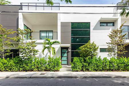 3463 Day Ave Miami, FL 33133