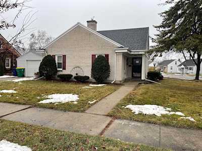 1011 Holzer St Green Bay, City of Green Bay, WI 54303