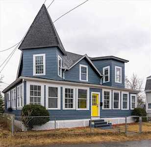 58 Bluff St East Providence, RI 02915