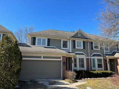 412 Mountainview Dr #13 Northville, MI 48167