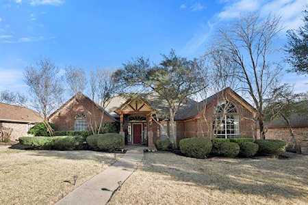 541 The Meadows Parkway DeSoto, TX 75115