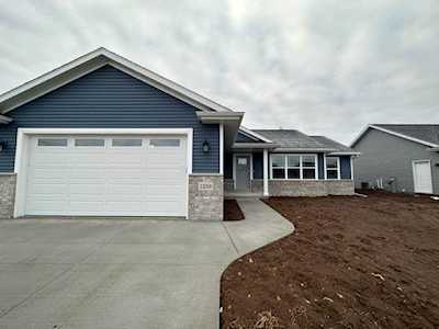 1258 Brenda Ln Neenah, Village of Fox Crossing, WI 54956