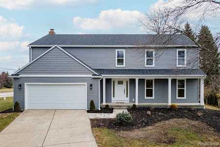 22320 N Innsbrook Dr Farmington Hills, MI 48167
