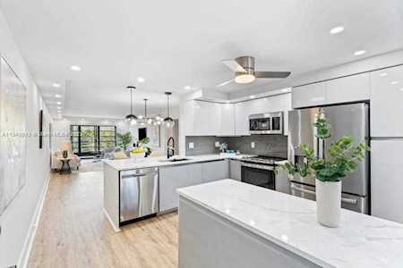 3102 Portofino Pt #H3 Coconut Creek, FL 33066