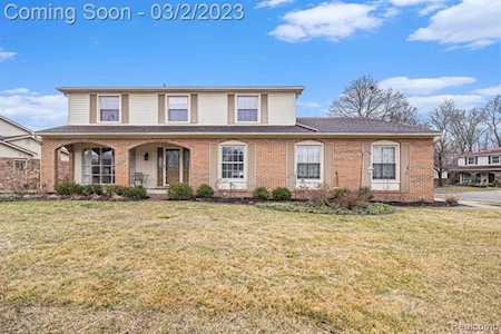 33493 Bobrich St Livonia, MI 48152