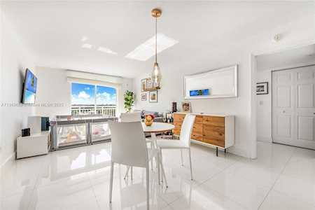 3000 Coral Way #606 Miami, FL 33145