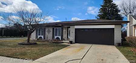 2080 Brookfield St Canton Twp, MI 48188