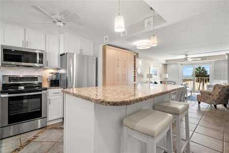11000 Gulf Blvd #305 Treasure Island, FL 33706