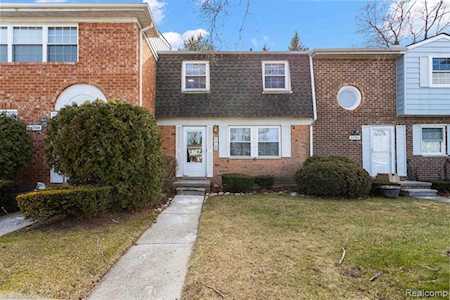 24706 Olde Orchard St Novi, MI 48375