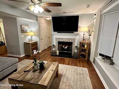 514 Jurich Ct Simpsonville, KY 40067