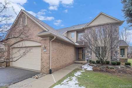 5071 Pheasant Cove West Bloomfield Twp, MI 48323
