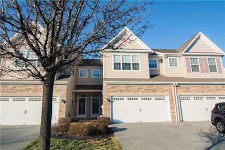 267 Redclover Ln Allentown, PA 18104