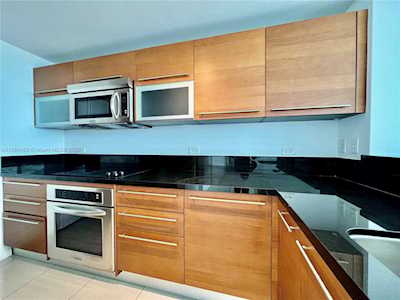 253 NE 2nd St #4404 Miami, FL 33132
