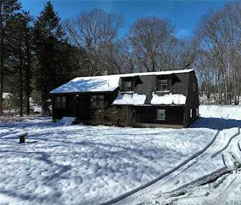 77 Tillinghast Rd East Greenwich, RI 02818