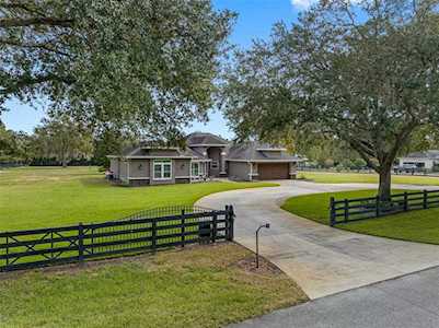 18413 30th St Lutz, FL 33559