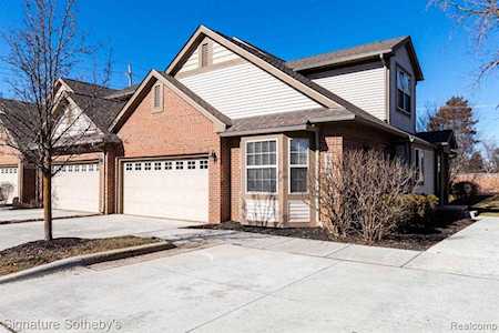 42768 Gateway Plymouth Twp, MI 48170
