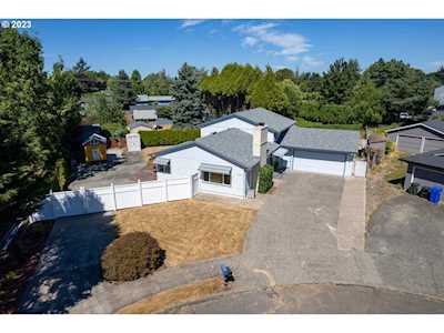 2823 NE 22nd CT Gresham, OR 97030