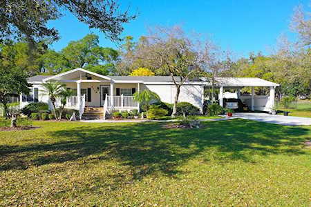 5208 R M D Ave Plant City, FL 33566