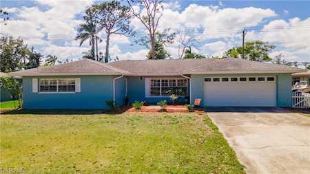 2354 Jasper Ave Fort Myers, FL 33907