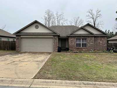 2065 Dandelion Dr Benton, AR 72019