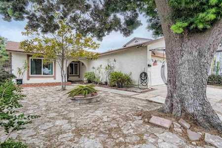 1855 Alaquinas Dr San Ysidro, CA 92173