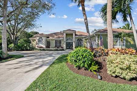 18710 SE Lakeside Way Tequesta, FL 33469