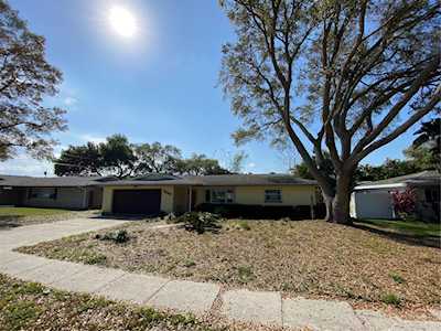 1437 Cambridge Dr Clearwater, FL 33756