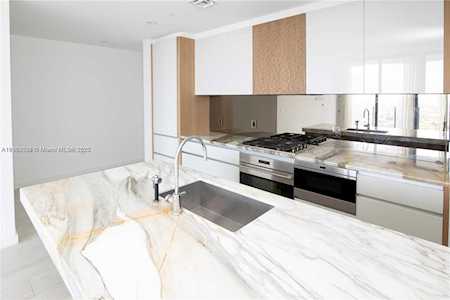2831 S Bayshore Dr #2206 Miami, FL 33133