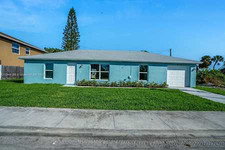 610 Latona Ave Lake Worth, FL 33460