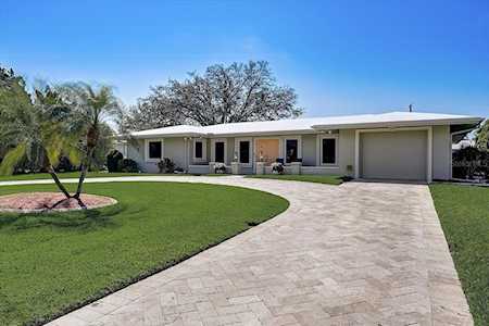 413 Bayshore Dr Venice, FL 34285