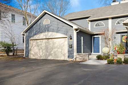 304 Granby Rd Lake Forest, IL 60045