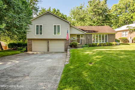 7106 Green Spring Dr Louisville, KY 40241