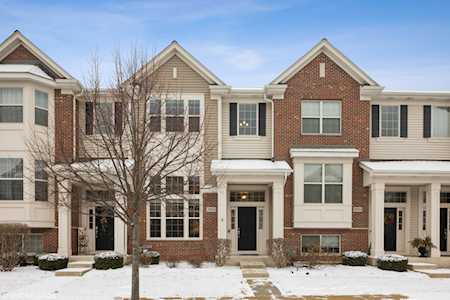 28W070 Woodland Dr Winfield, IL 60190