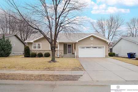 2002 Blue Sage Dr Papillion, NE 68133