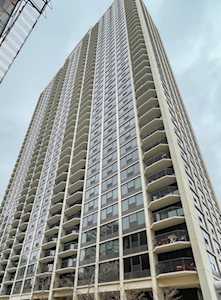 1560 N Sandburg Terrace #512 Chicago, IL 60610