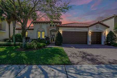9964 Via Bernini Lake Worth, FL 33467