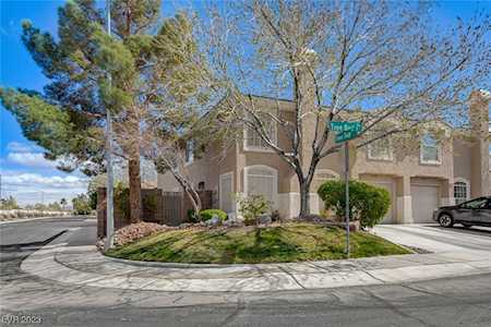 10108 Tree Bark St Las Vegas, NV 89183