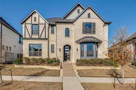 1611 Silver Marten Trail Arlington, TX 76005