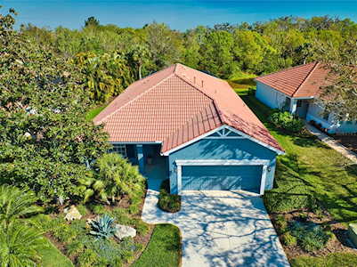 705 Misty Pond Ct Bradenton, FL 34212