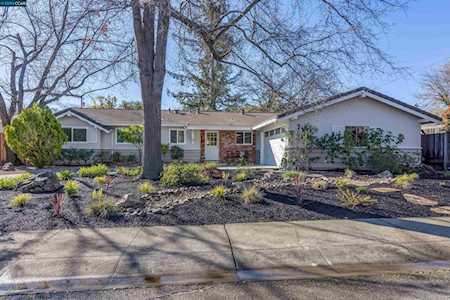 2864 San Benito Dr Walnut Creek, CA 94598