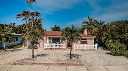703 Pruitt Dr Madeira Beach, FL 33708