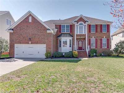 104 Potter Ln Yorktown, VA 23693