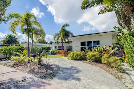 2040 Alton Rd Miami Beach, FL 33140